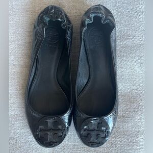 Tory Burch- MINNIE TRAVEL BALLET- patent black - 6.5